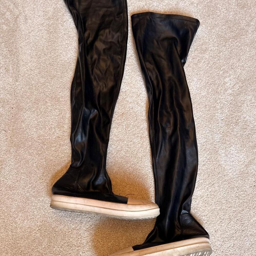 Cape-robbin Women's Black Boots